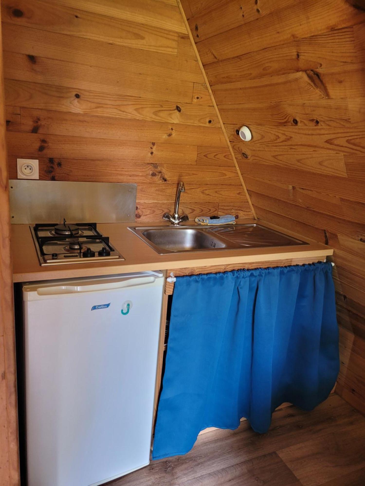 Camping Les Hirondelles Bourg-Sainte-Marie Buitenkant foto