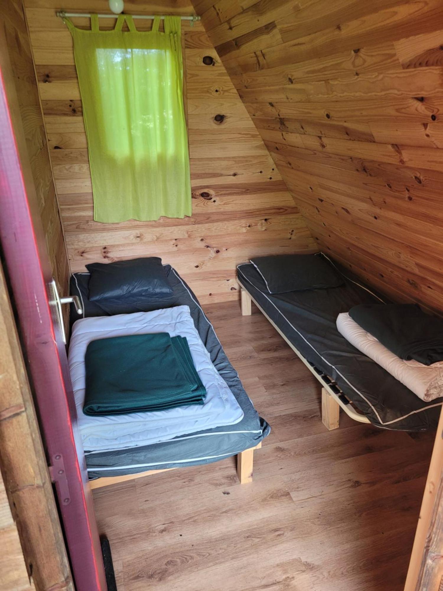 Camping Les Hirondelles Bourg-Sainte-Marie Buitenkant foto