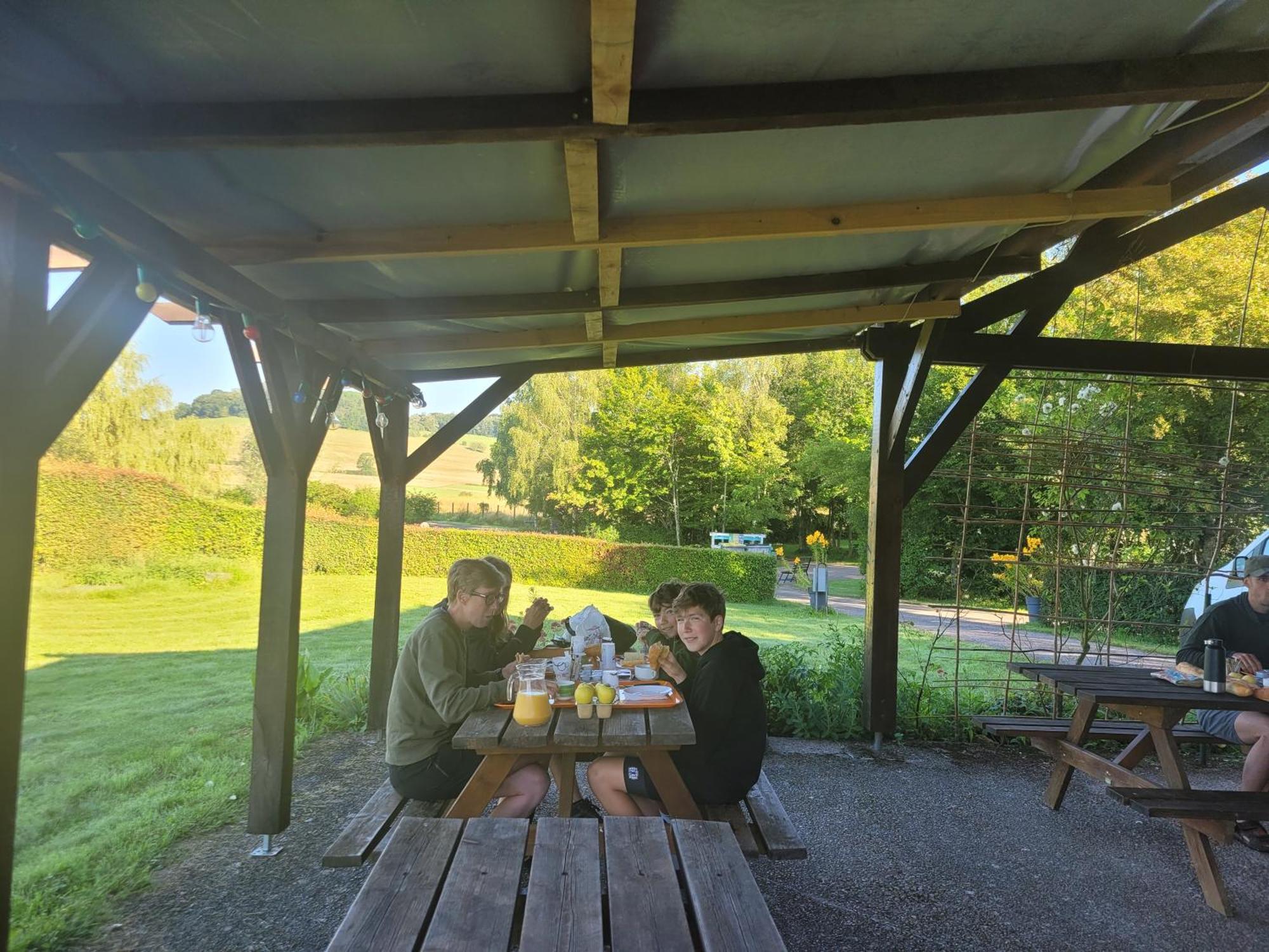 Camping Les Hirondelles Bourg-Sainte-Marie Buitenkant foto