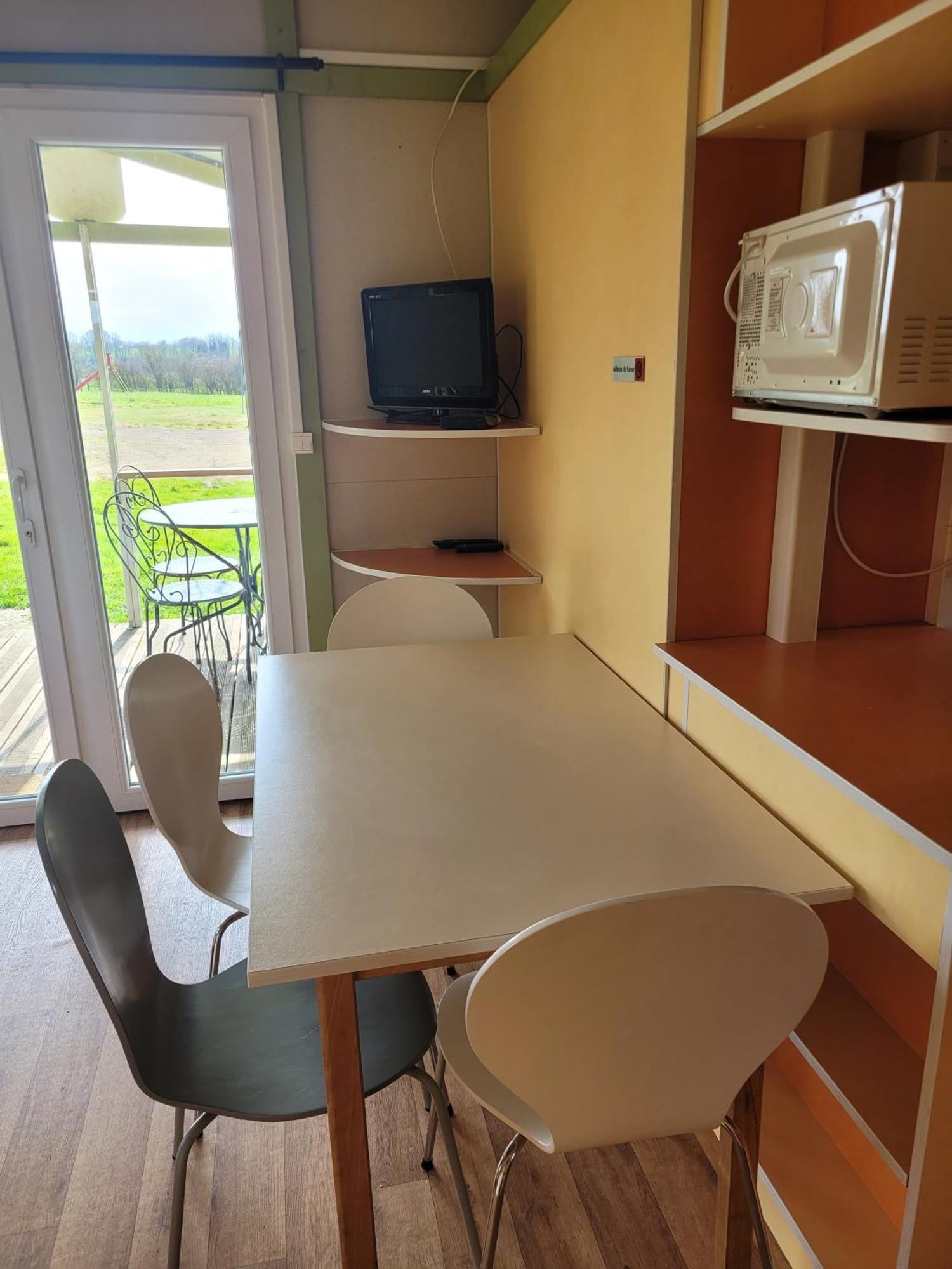 Camping Les Hirondelles Bourg-Sainte-Marie Buitenkant foto